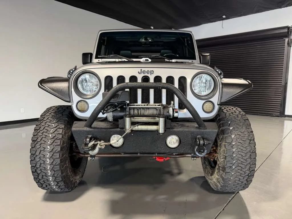 Used 2015 Jeep Wrangler Rubicon w/ Power Convenience Group AWD/4WD image 2