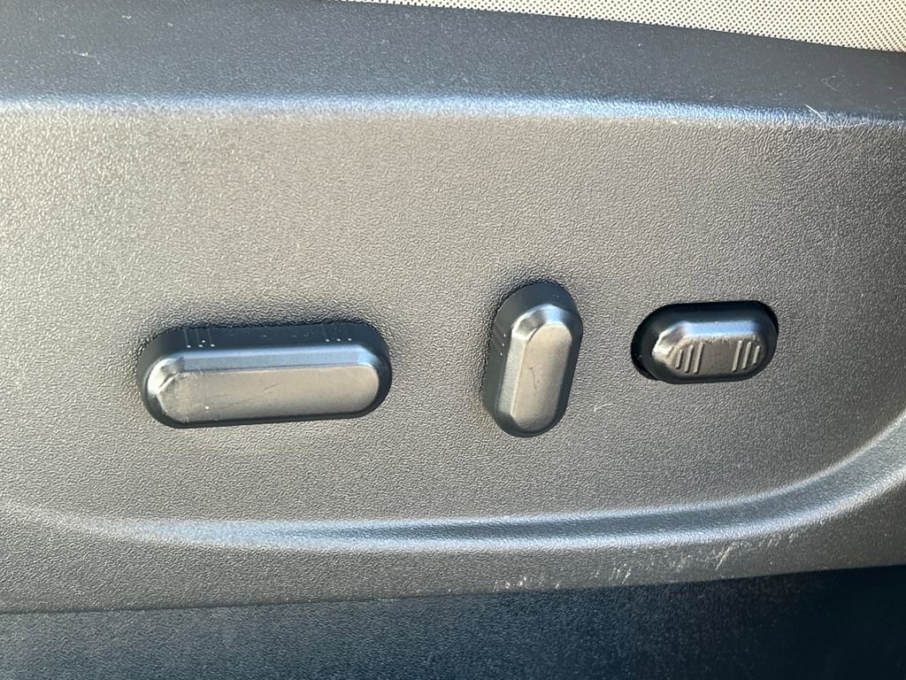 Used 2017 Ford Escape SE image 17