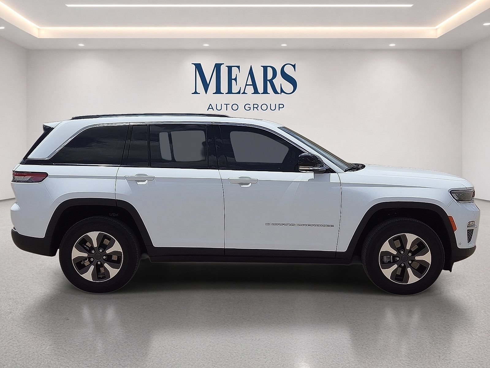 Used 2022 Jeep Grand Cherokee Limited 4xe w/ Luxury Tech Group II AWD/4WD image 6