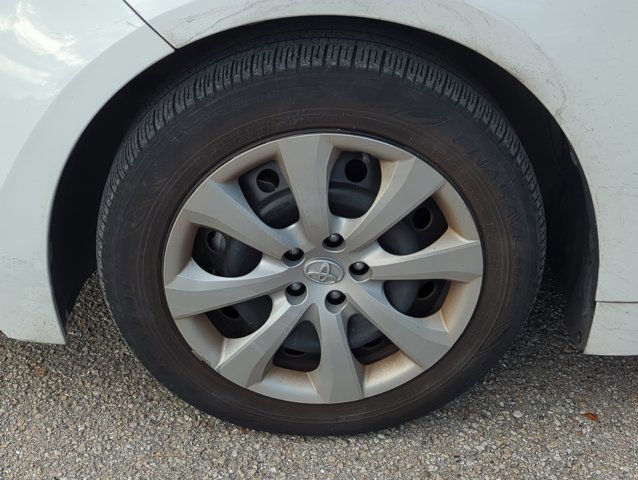 Used 2023 Toyota Corolla LE FWD image 6