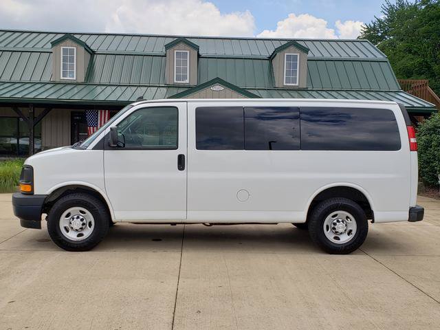 Used 2017 Chevrolet Express 2500 LS RWD image 2