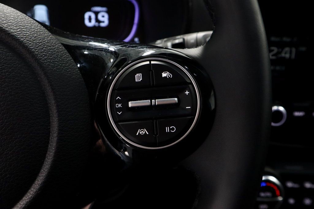 Used 2025 Kia Soul EX image 31