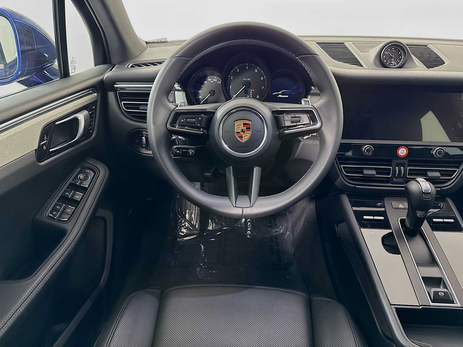 Certified 2026 Porsche Macan AWD/4WD image 24