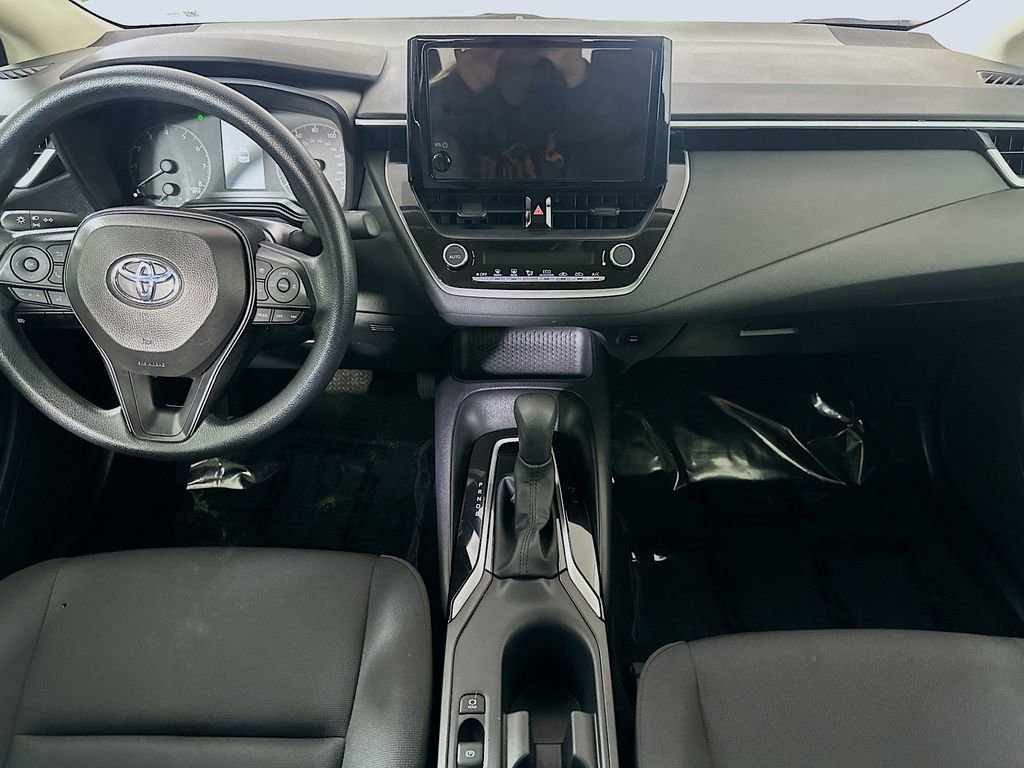 Used 2025 Toyota Corolla LE image 18