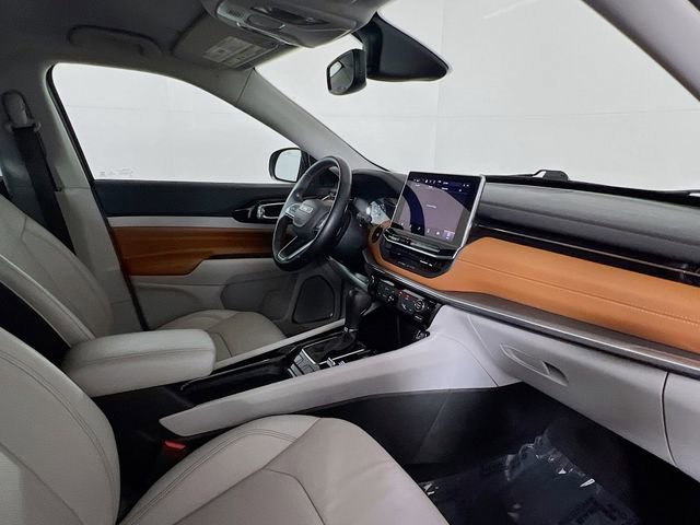 Used 2022 Jeep Compass Limited image 10