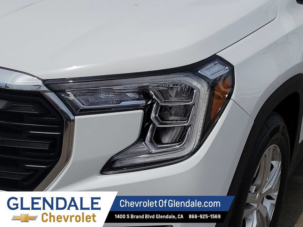 Certified 2024 GMC Terrain SLE FWD image 17