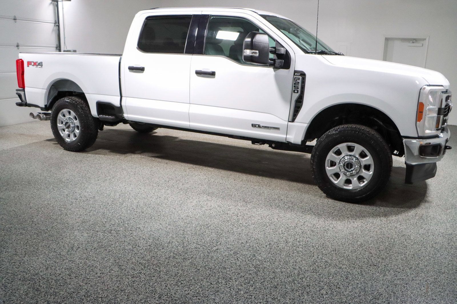 Used 2023 Ford F250 XLT w/ FX4 Off-Road Package image 6