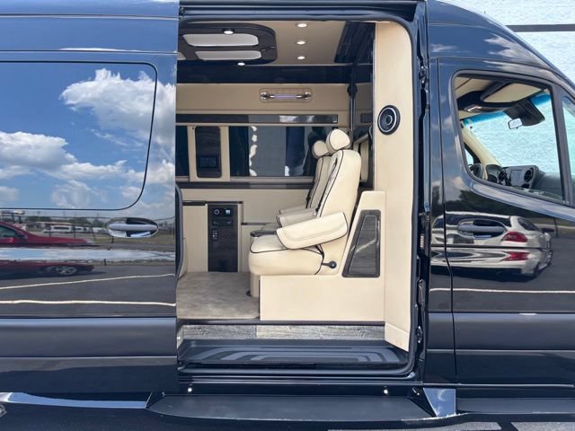 Used 2019 Mercedes-Benz Sprinter 3500 image 10