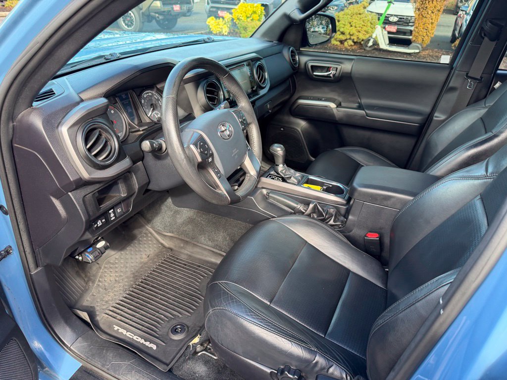 Used 2019 Toyota Tacoma TRD Sport AWD/4WD image 12