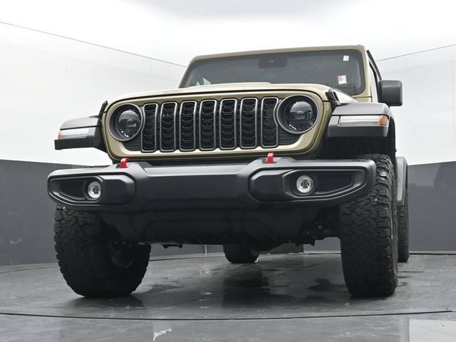 Used 2025 Jeep Wrangler Unlimited Rubicon AWD/4WD image 39