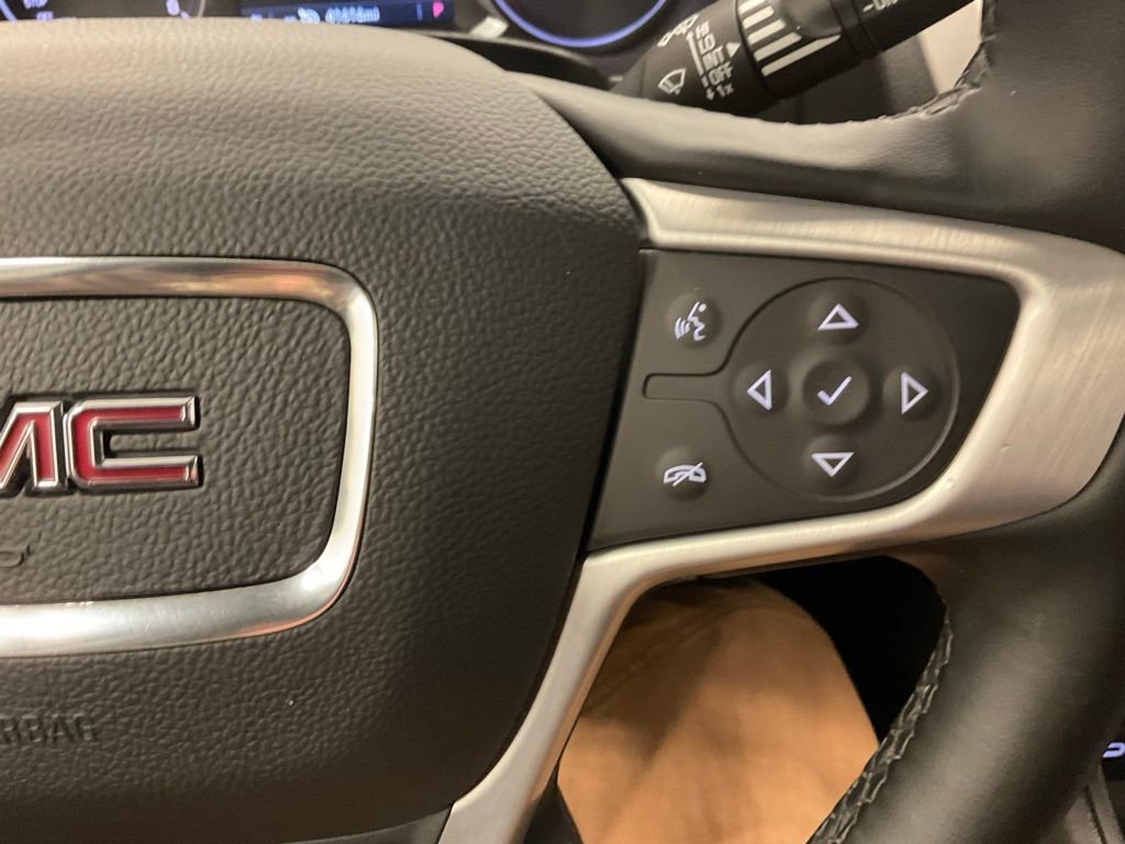 Used 2024 GMC Terrain SLT image 21