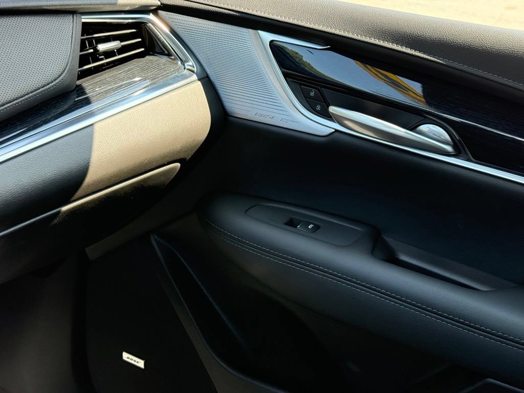 Certified 2025 Cadillac XT5 Premium Luxury AWD/4WD image 38