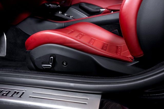 Certified 2020 Ferrari Portofino image 25