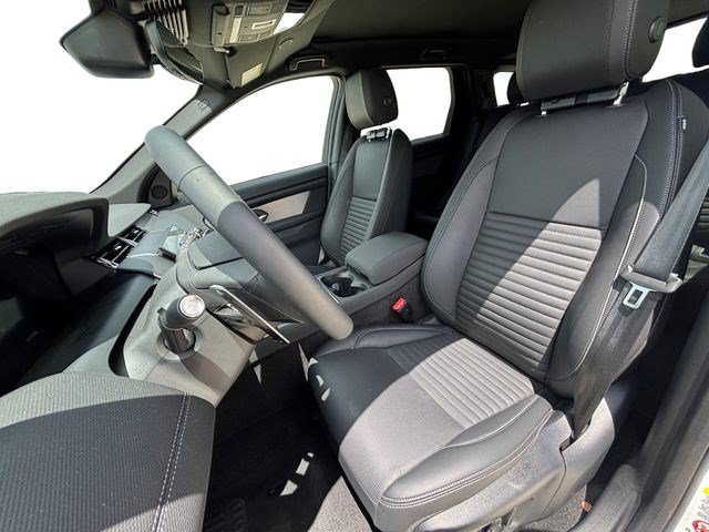 Used 2025 Land Rover Discovery Sport Dynamic SE AWD/4WD image 10