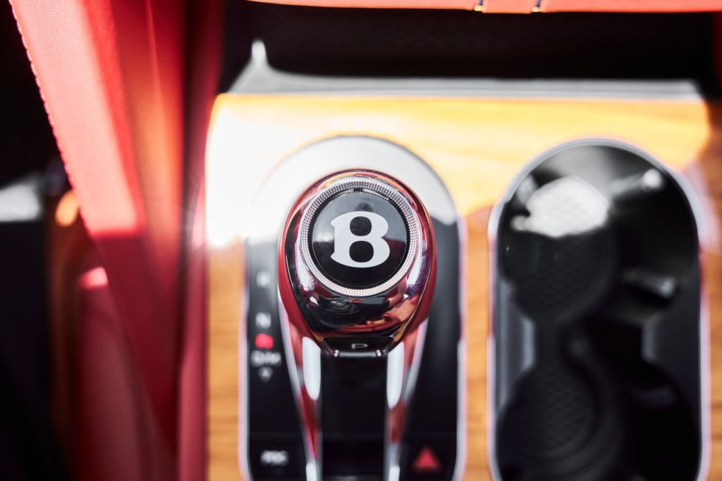 Used 2023 Bentley Bentayga AWD/4WD image 71