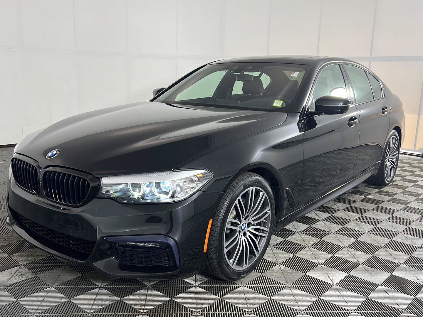 Used 2019 BMW 540i xDrive w/ M Sport Package AWD/4WD image 13