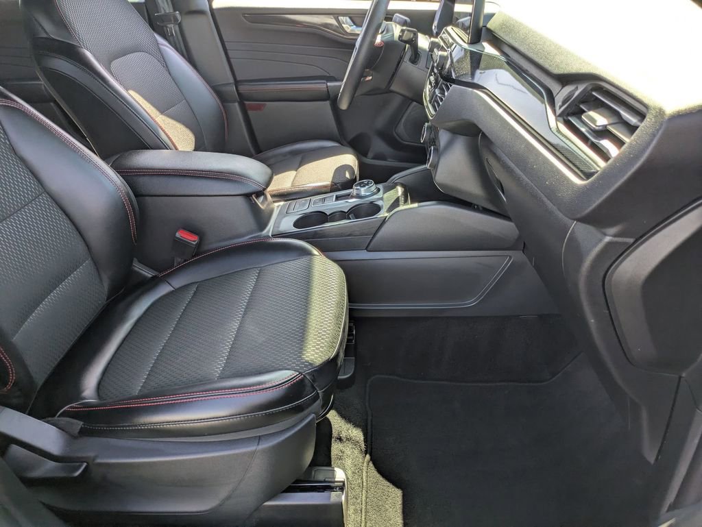 Used 2025 Ford Escape ST-Line image 29