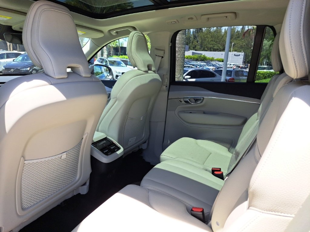 Used 2023 Volvo XC90 B5 Core w/ Protection Package Premier image 7