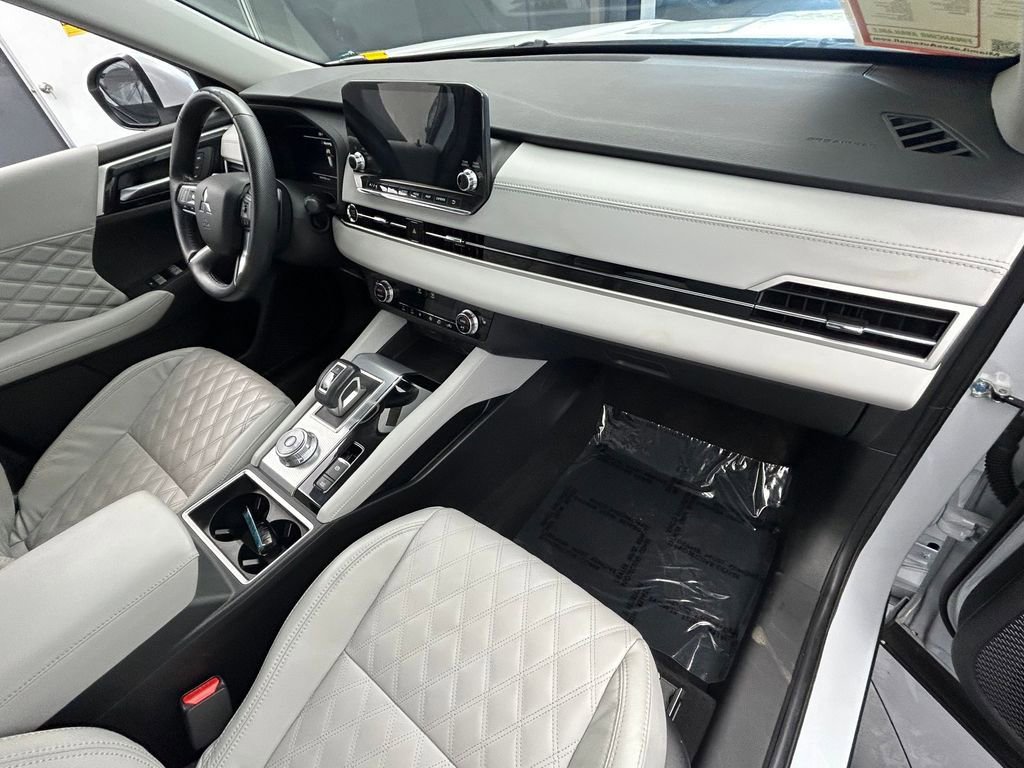 Used 2022 Mitsubishi Outlander SEL image 44