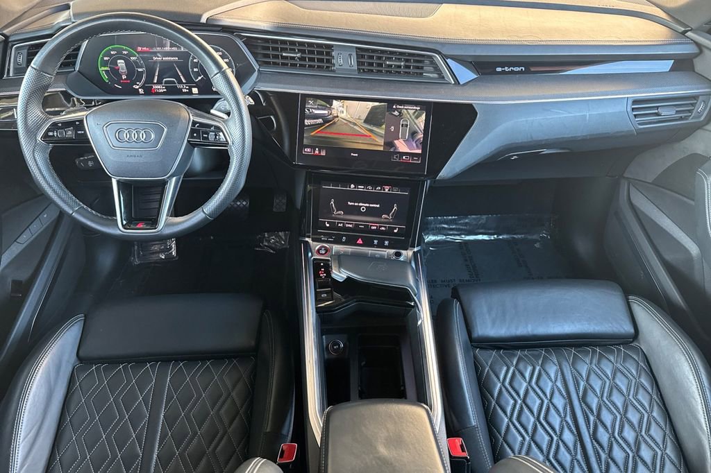 Used 2022 Audi e-tron S Prestige image 12
