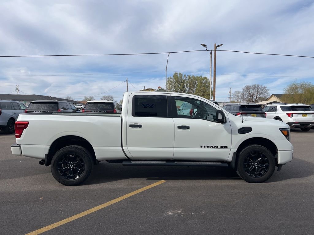 Used 2018 Nissan Titan SV w/ SV Convenience Package image 5
