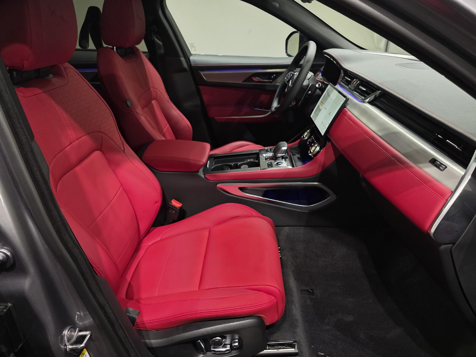 New 2026 Jaguar F-PACE R-Dynamic S AWD/4WD image 21