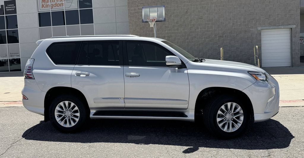 Used 2019 Lexus GX 460 AWD/4WD image 5