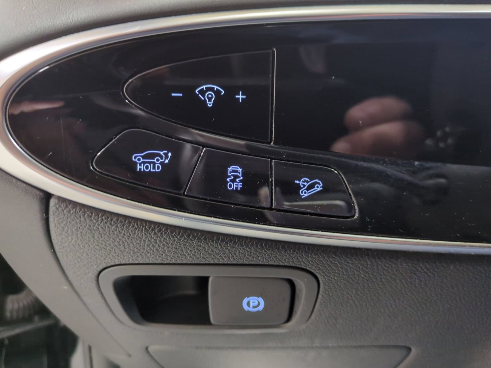 Certified 2026 Genesis GV70 2.5T Advanced AWD/4WD image 18