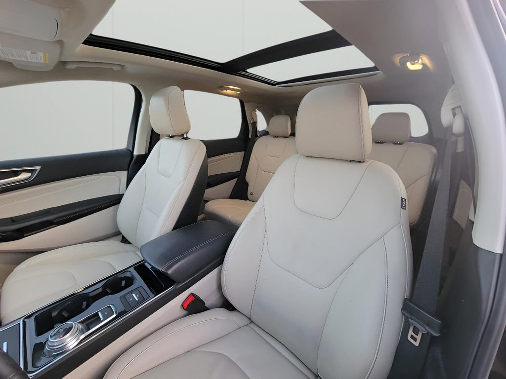 Used 2020 Ford Edge Titanium image 12