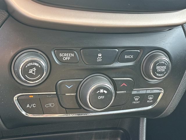 Used 2014 Jeep Cherokee Latitude w/ Cold Weather Group AWD/4WD image 28
