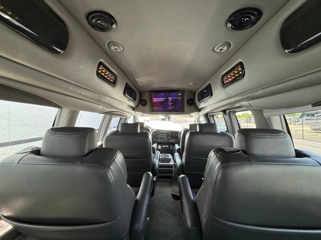 Used 2020 GMC Savana 2500 Extended w/ Enhanced Convenience Package RWD image 3