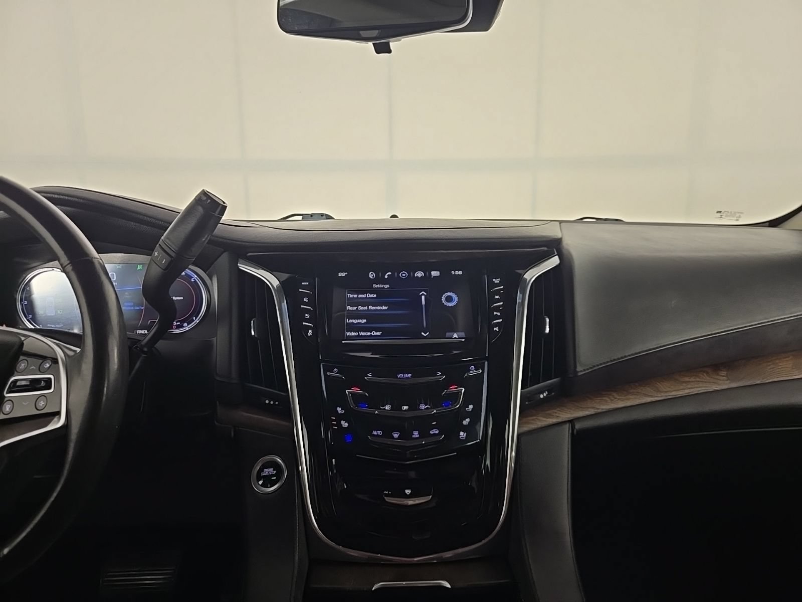 Used 2017 Cadillac Escalade ESV Premium Luxury AWD/4WD image 10
