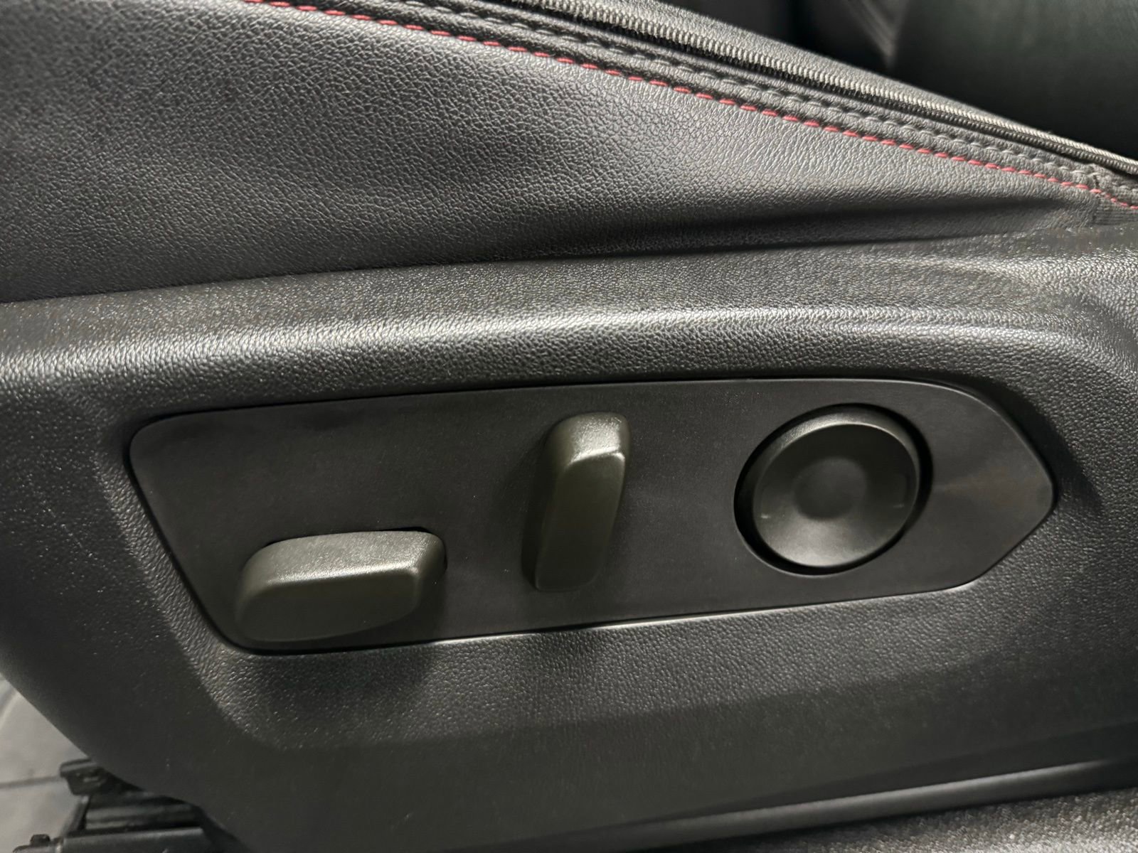 Used 2023 Chevrolet Suburban RST image 23