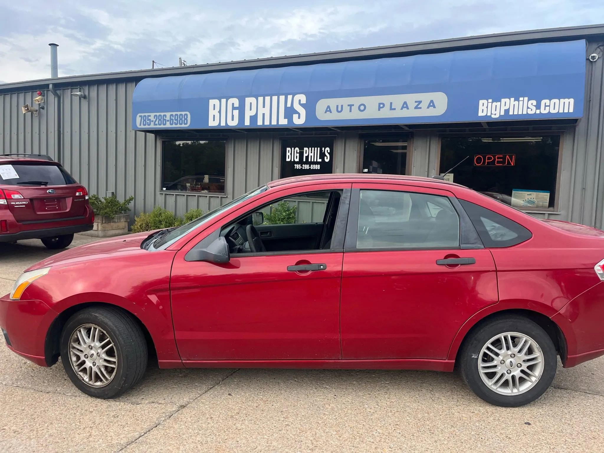 Used 2009 Ford Focus SE FWD image 3