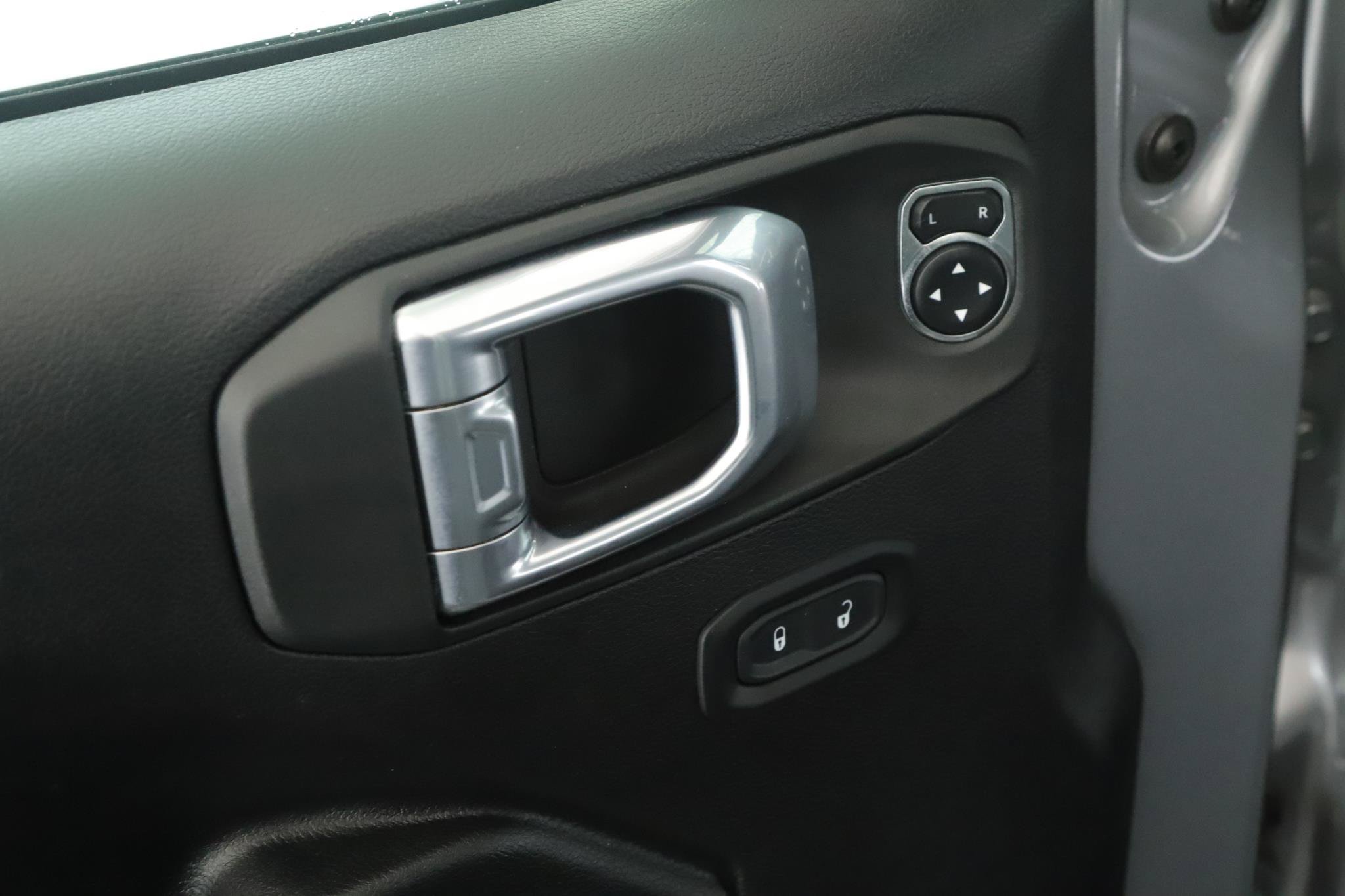 Used 2021 Jeep Wrangler Unlimited Sport AWD/4WD image 6