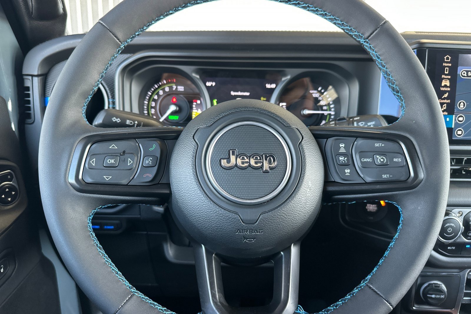 Used 2024 Jeep Wrangler Unlimited Rubicon 4xe AWD/4WD image 23