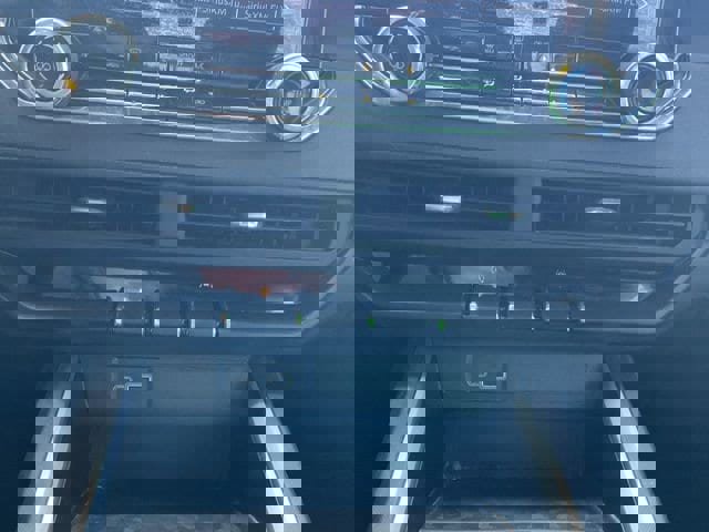 Used 2023 Chevrolet Colorado Trail Boss w/ Technology Package image 31