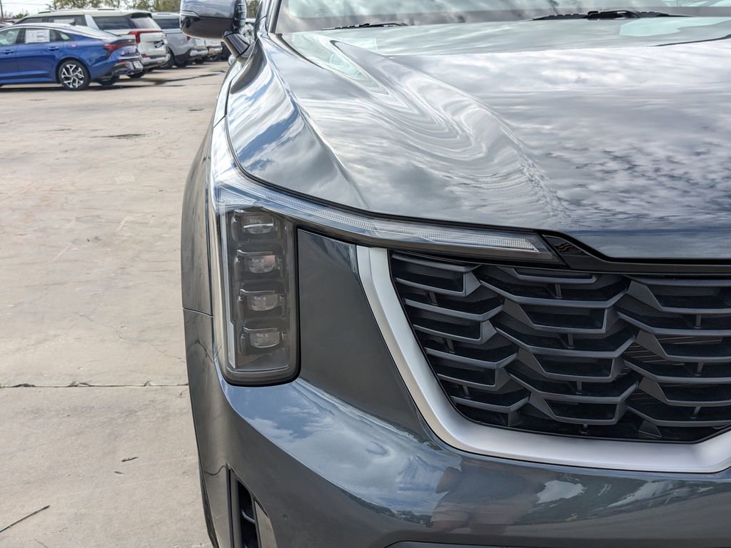 Certified 2024 Kia Sorento LX image 10