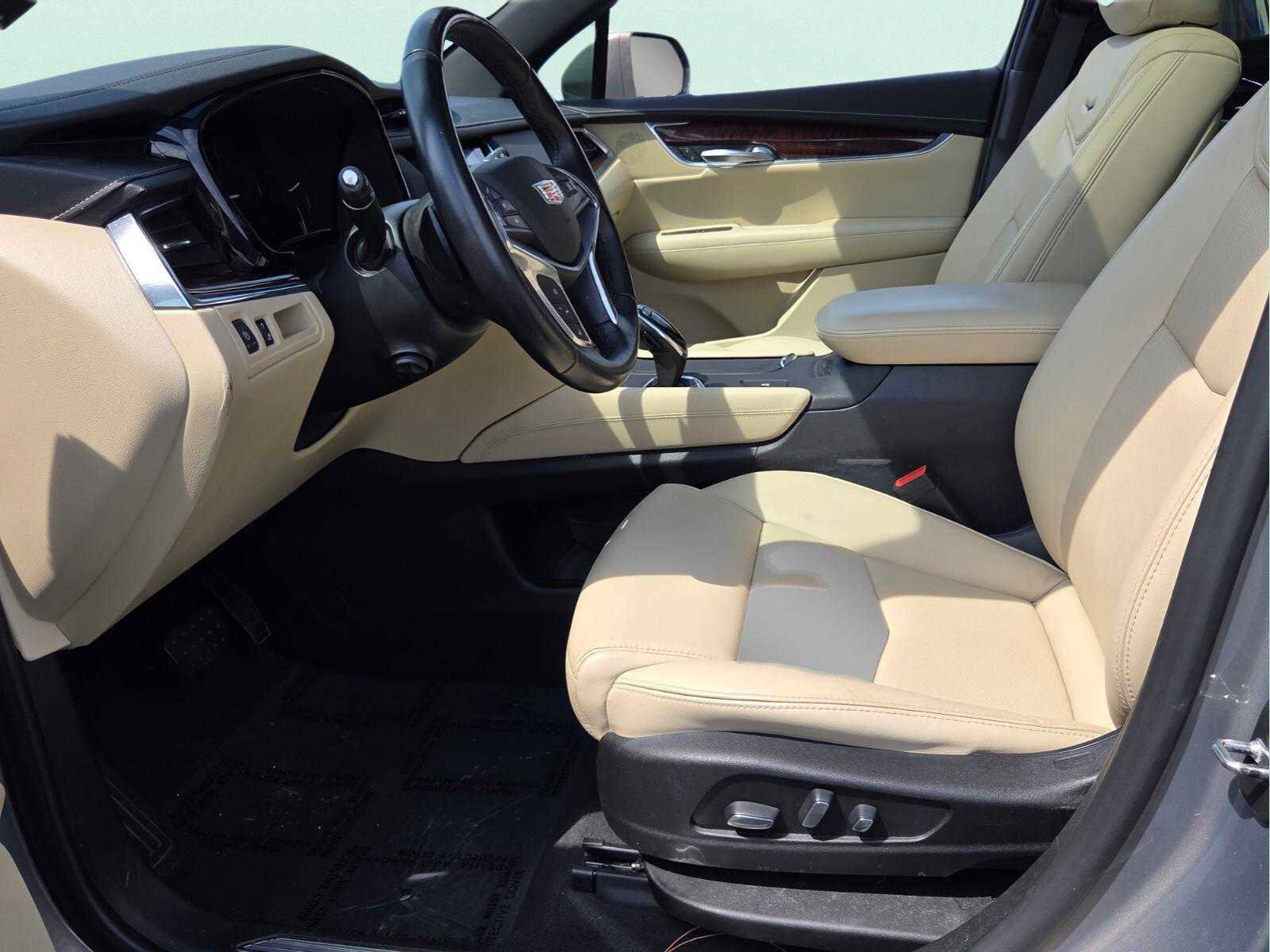Used 2019 Cadillac XT5 Luxury FWD image 7