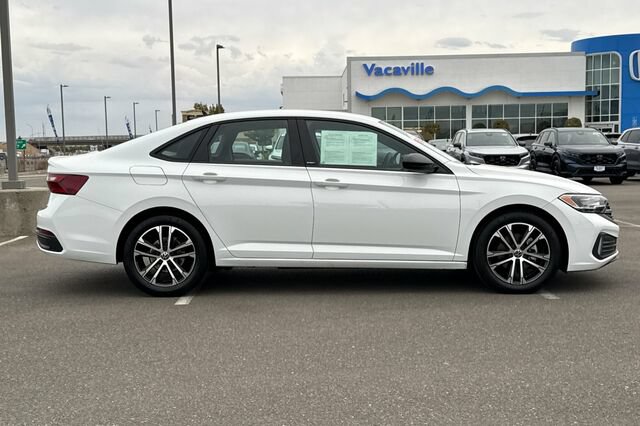 Certified 2023 Volkswagen Jetta Sport FWD image 3