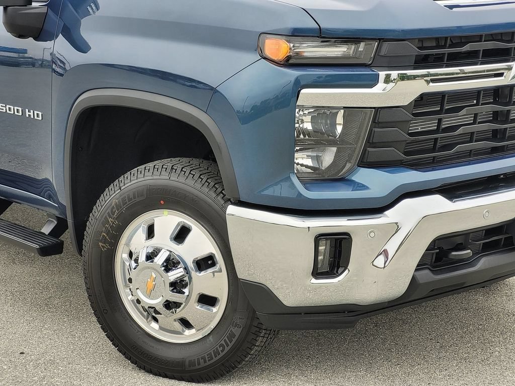 New 2026 Chevrolet Silverado 3500 LT w/ All Star Edition AWD/4WD image 3