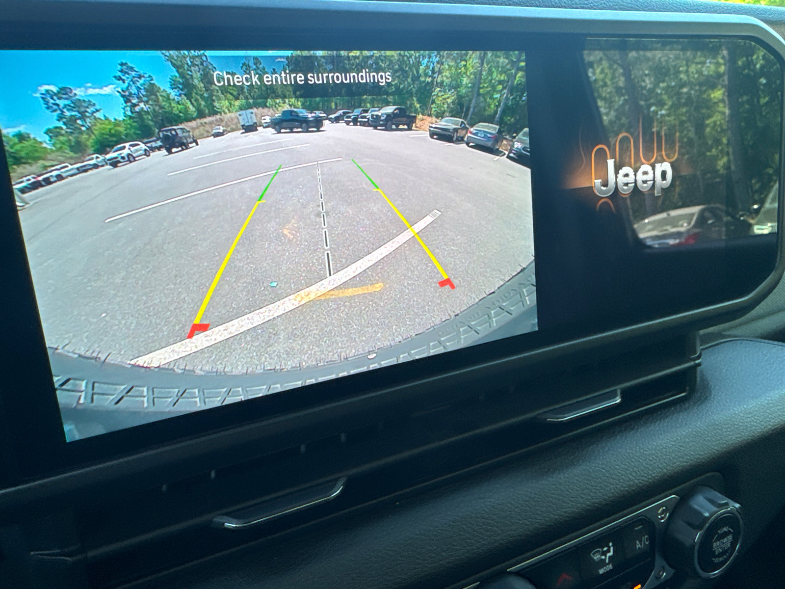 Used 2025 Jeep Wrangler Willys image 27