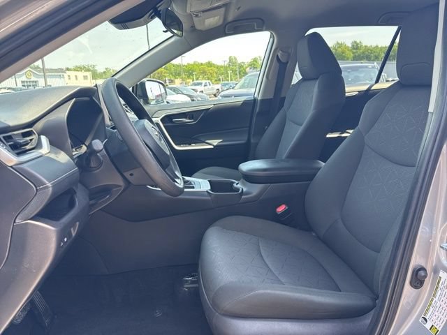 Used 2025 Toyota RAV4 XLE AWD/4WD image 10