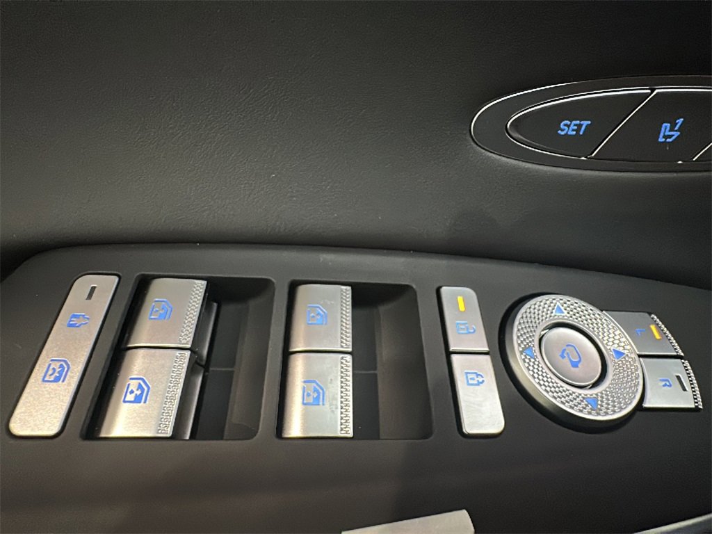 New 2026 Genesis GV70 2.5T Select image 12