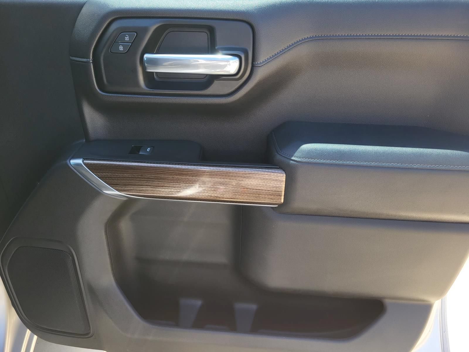 Used 2019 Chevrolet Silverado 1500 LT w/ Texas Edition AWD/4WD image 8