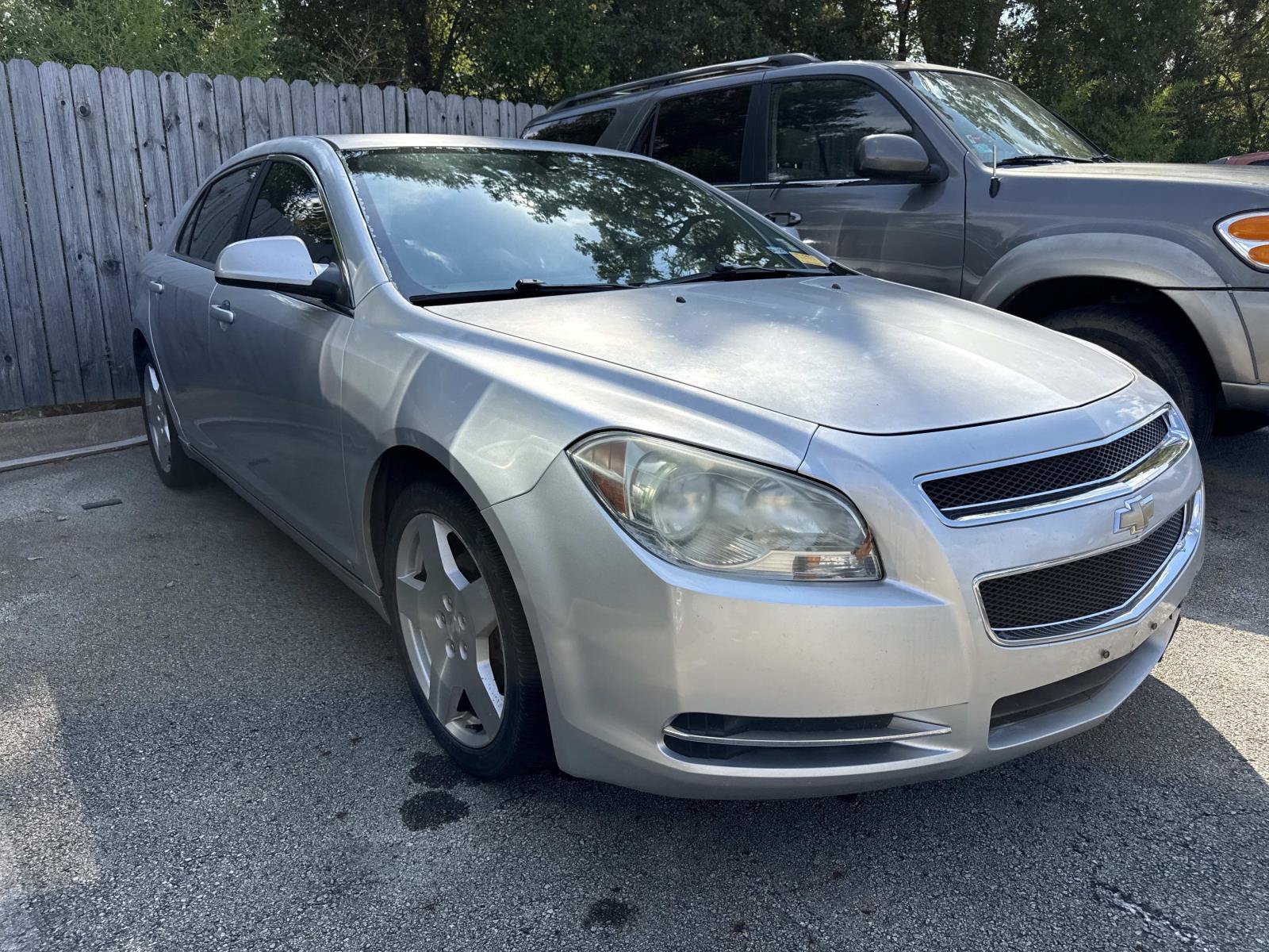 Used 2009 Chevrolet Malibu LT w/ HFV6 Engine Package FWD image 1