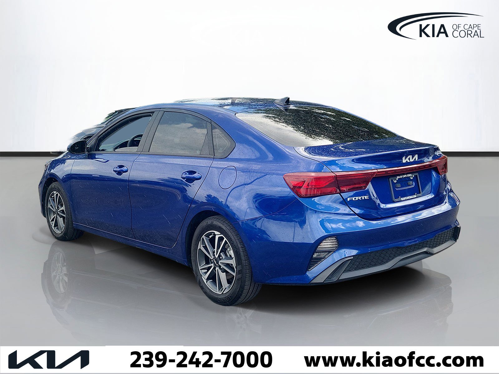 Used 2023 Kia Forte LXS FWD image 4