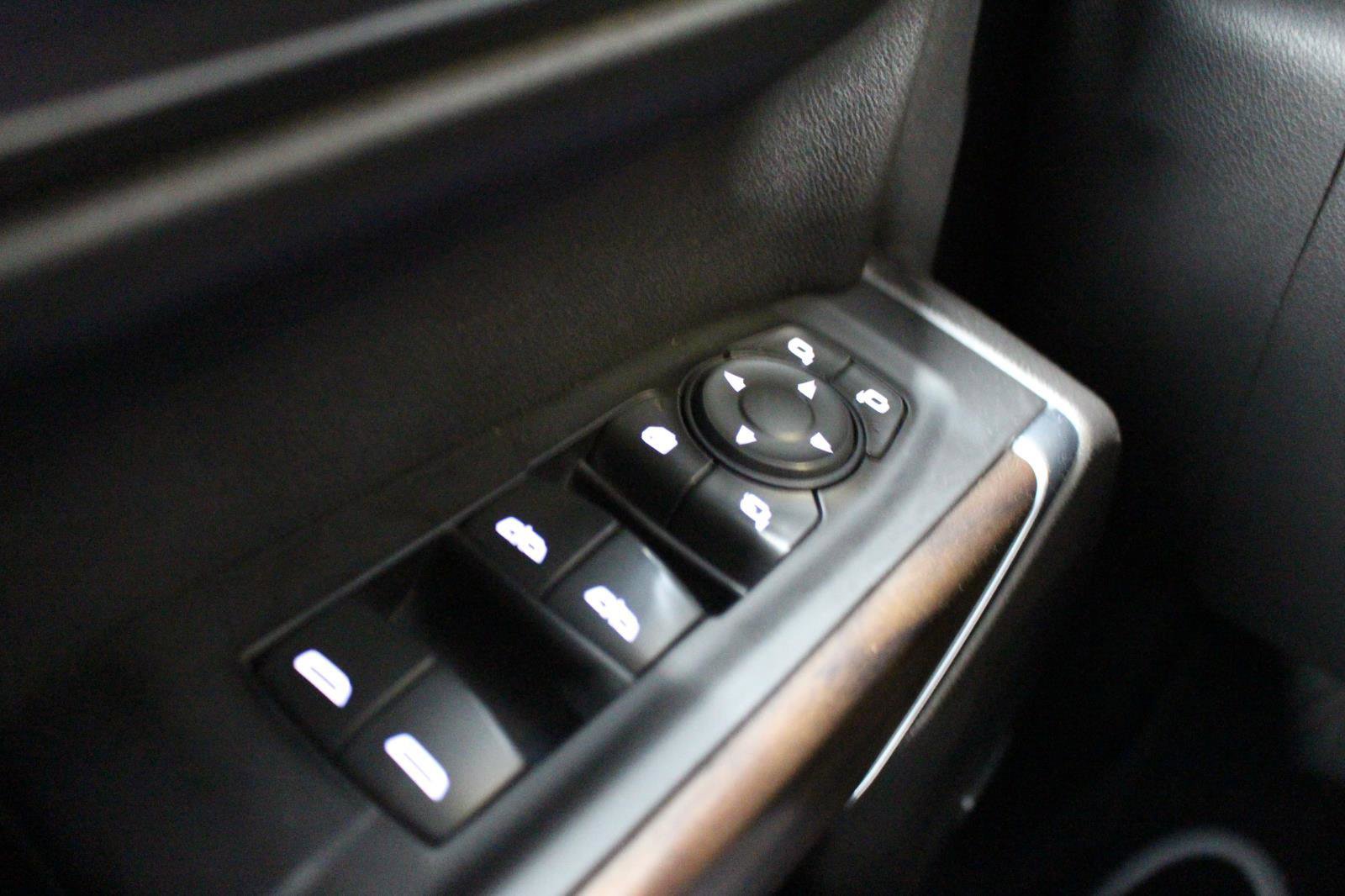 Used 2020 GMC Sierra 1500 SLT w/ SLT Convenience Package image 29