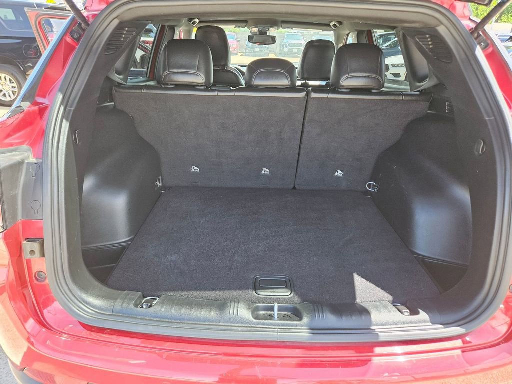 Used 2025 Jeep Compass Limited image 24