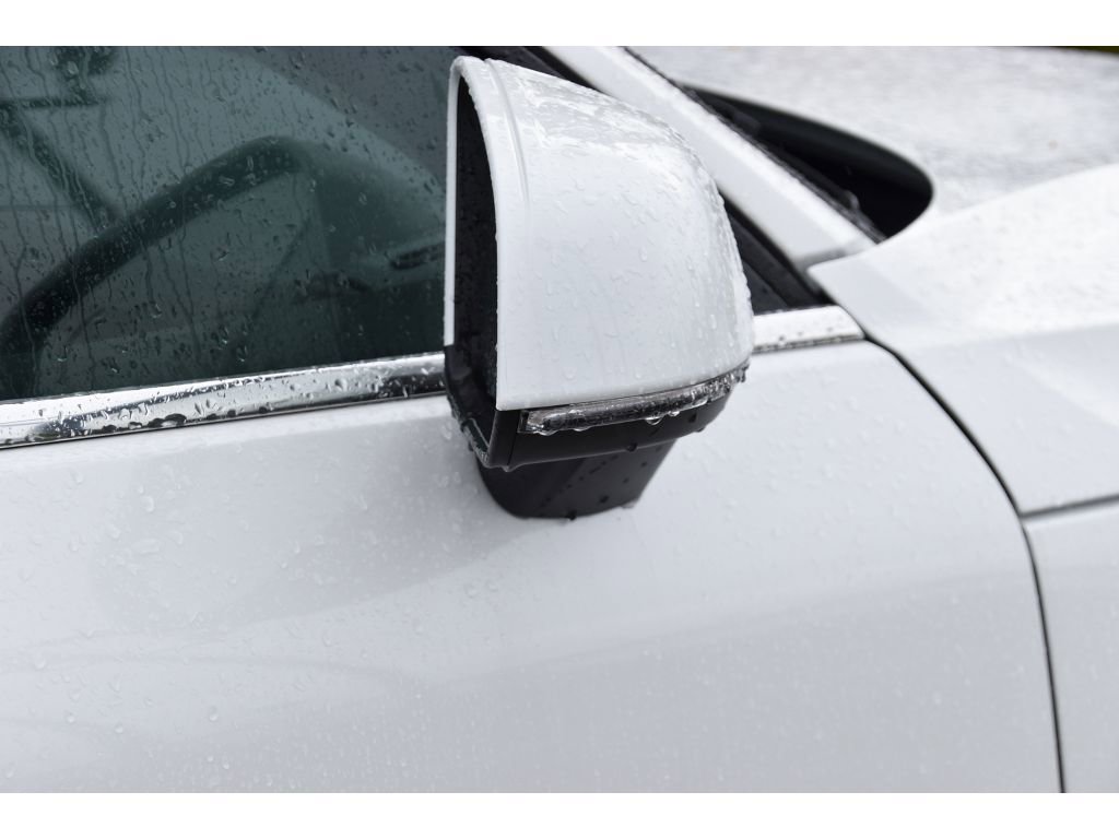 Certified 2025 Volvo XC40 B5 Core w/ Protection Package Premier image 27